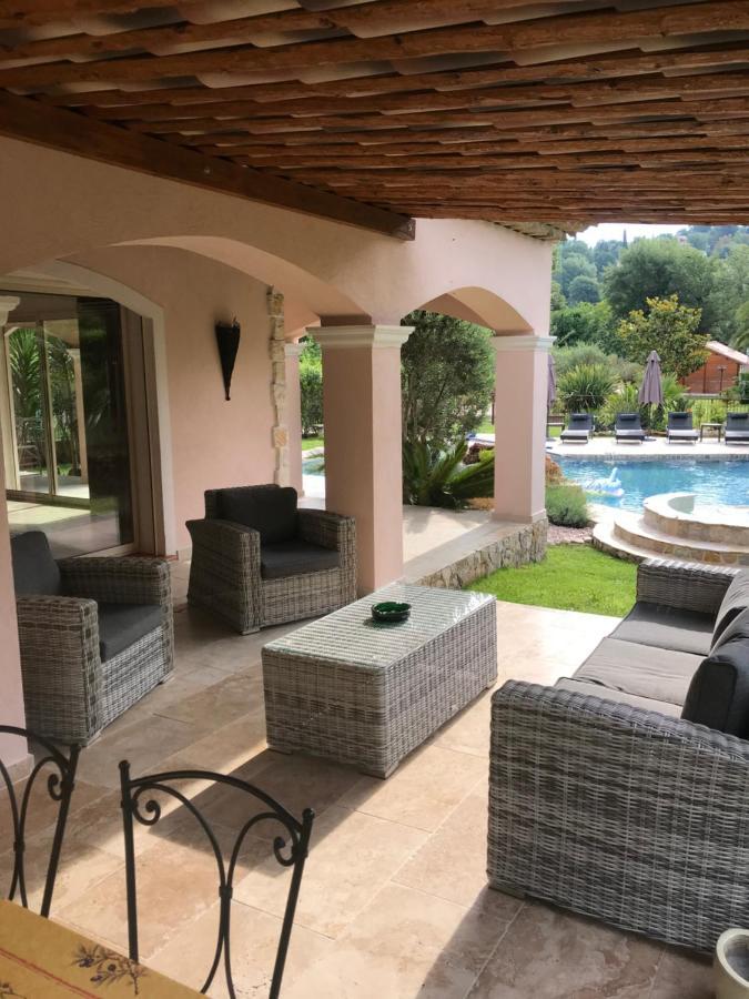 Luxueuse villa piscine et jacuzzi Saint-Paul-de-Vence Esterno foto
