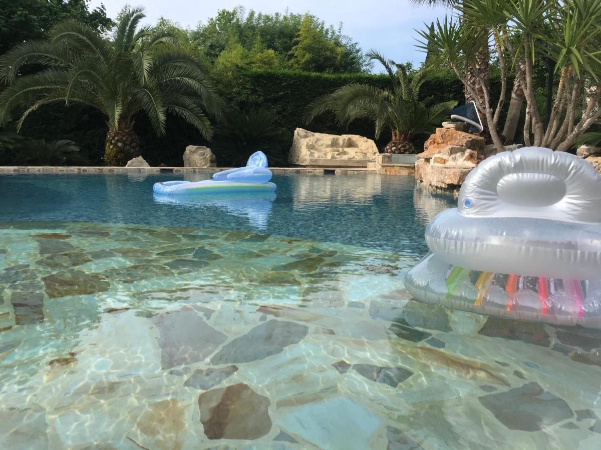 Luxueuse villa piscine et jacuzzi Saint-Paul-de-Vence Esterno foto