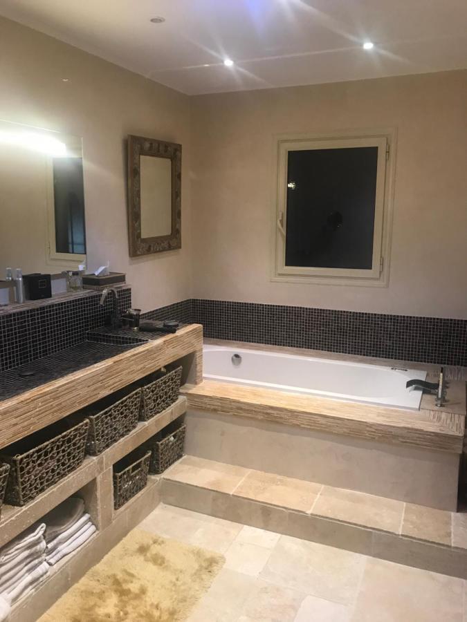 Luxueuse villa piscine et jacuzzi Saint-Paul-de-Vence Esterno foto