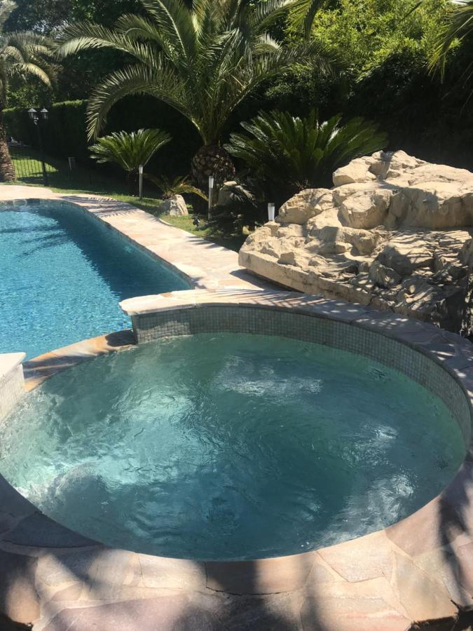 Luxueuse villa piscine et jacuzzi Saint-Paul-de-Vence Esterno foto