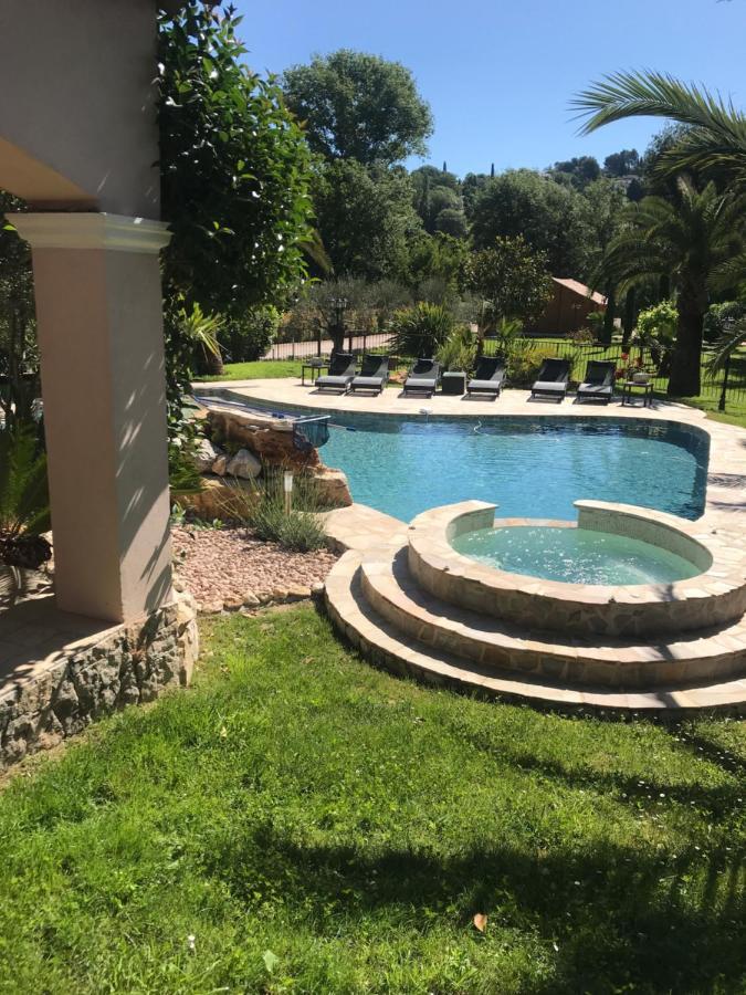 Luxueuse villa piscine et jacuzzi Saint-Paul-de-Vence Esterno foto